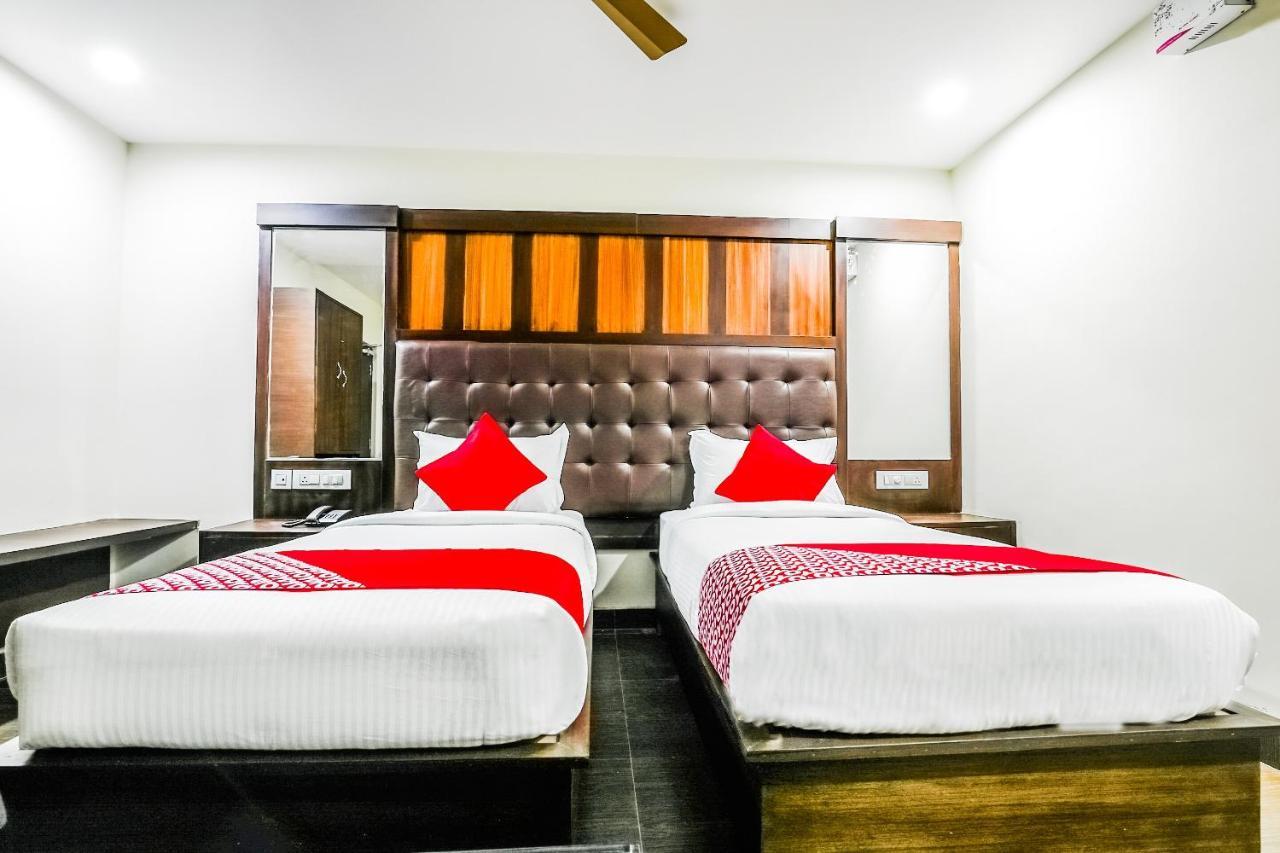 Oyo 16155 Hotel Dcm Grand วิเจยาวารา ภายนอก รูปภาพ
