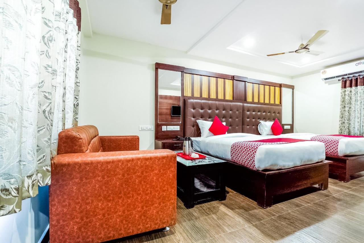 Oyo 16155 Hotel Dcm Grand วิเจยาวารา ภายนอก รูปภาพ