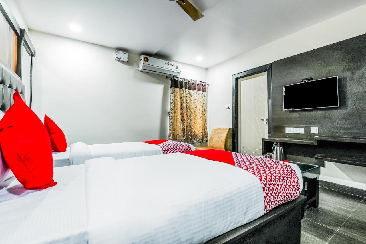 Oyo 16155 Hotel Dcm Grand วิเจยาวารา ภายนอก รูปภาพ