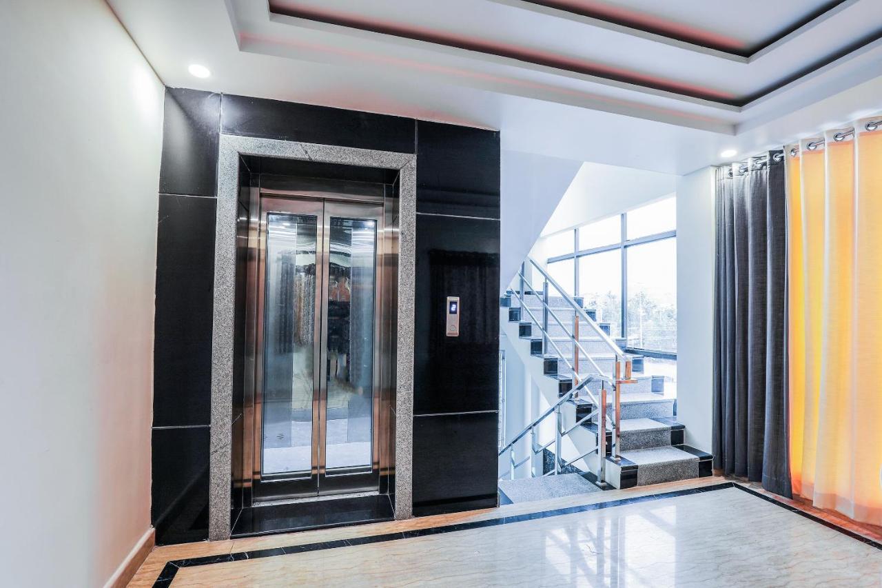 Oyo 16155 Hotel Dcm Grand วิเจยาวารา ภายนอก รูปภาพ
