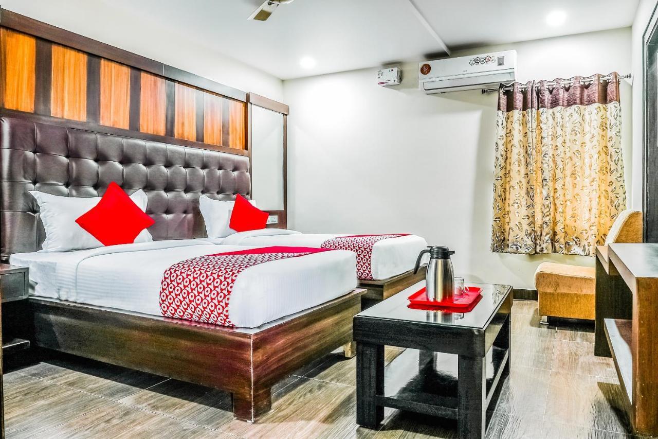 Oyo 16155 Hotel Dcm Grand วิเจยาวารา ภายนอก รูปภาพ