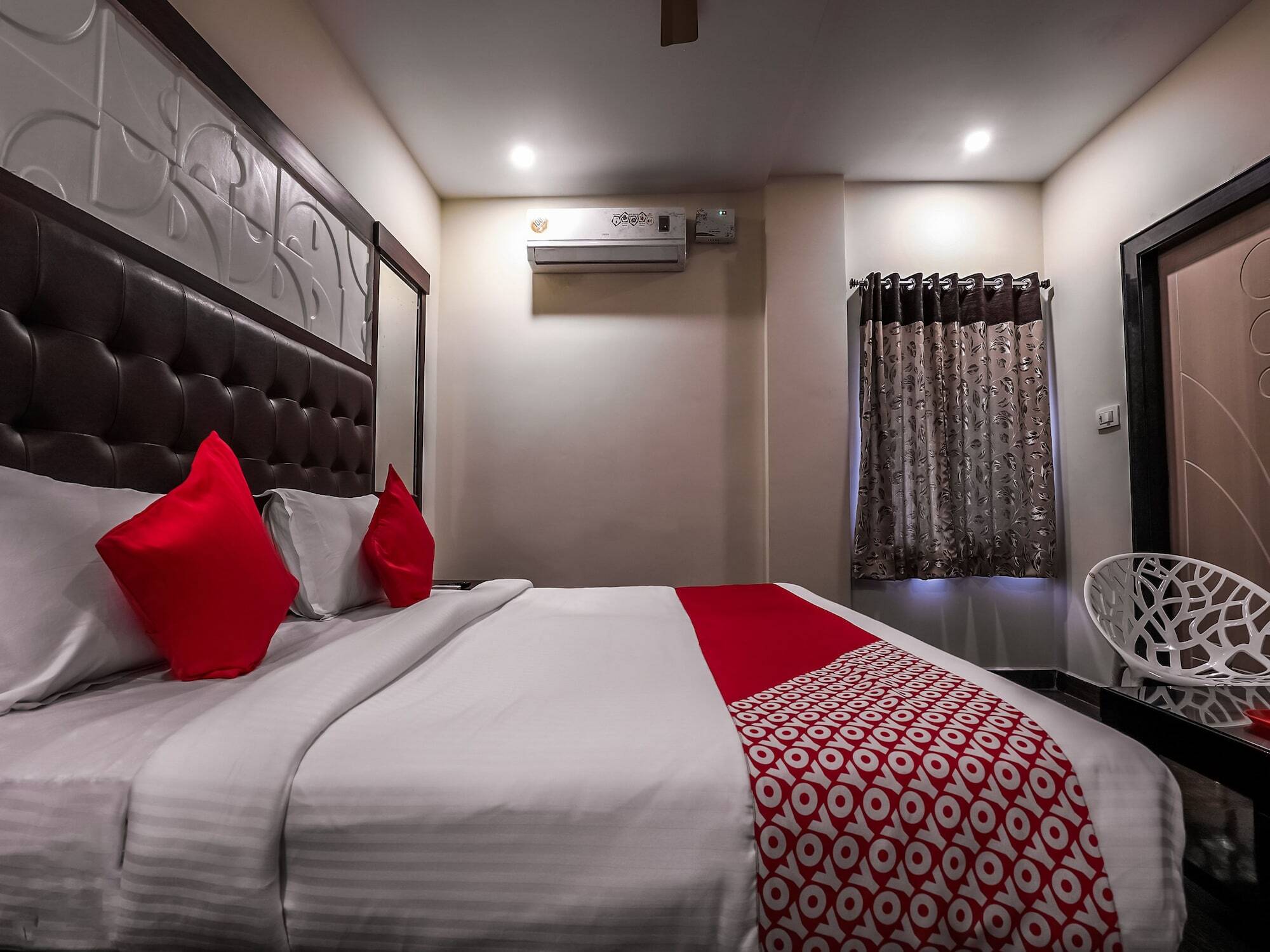 Oyo 16155 Hotel Dcm Grand วิเจยาวารา ภายนอก รูปภาพ